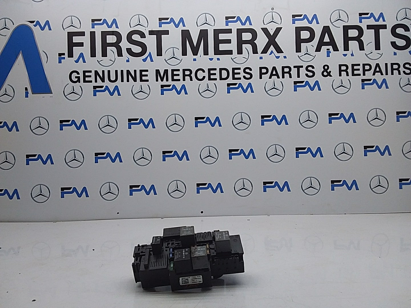MERCEDES BENZ S-CLASS W222 FUSE BOX RELAY  A2229063202 FMF72