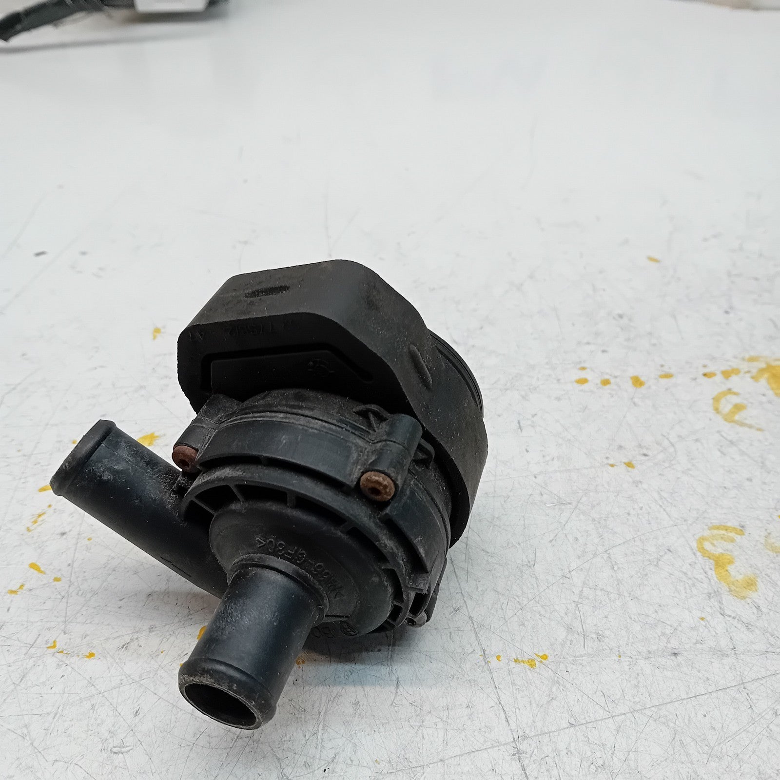 Mercedes C E-CLASS W211 ELECTRIC COOLANT WATER PUMP A2118350028 FM001090