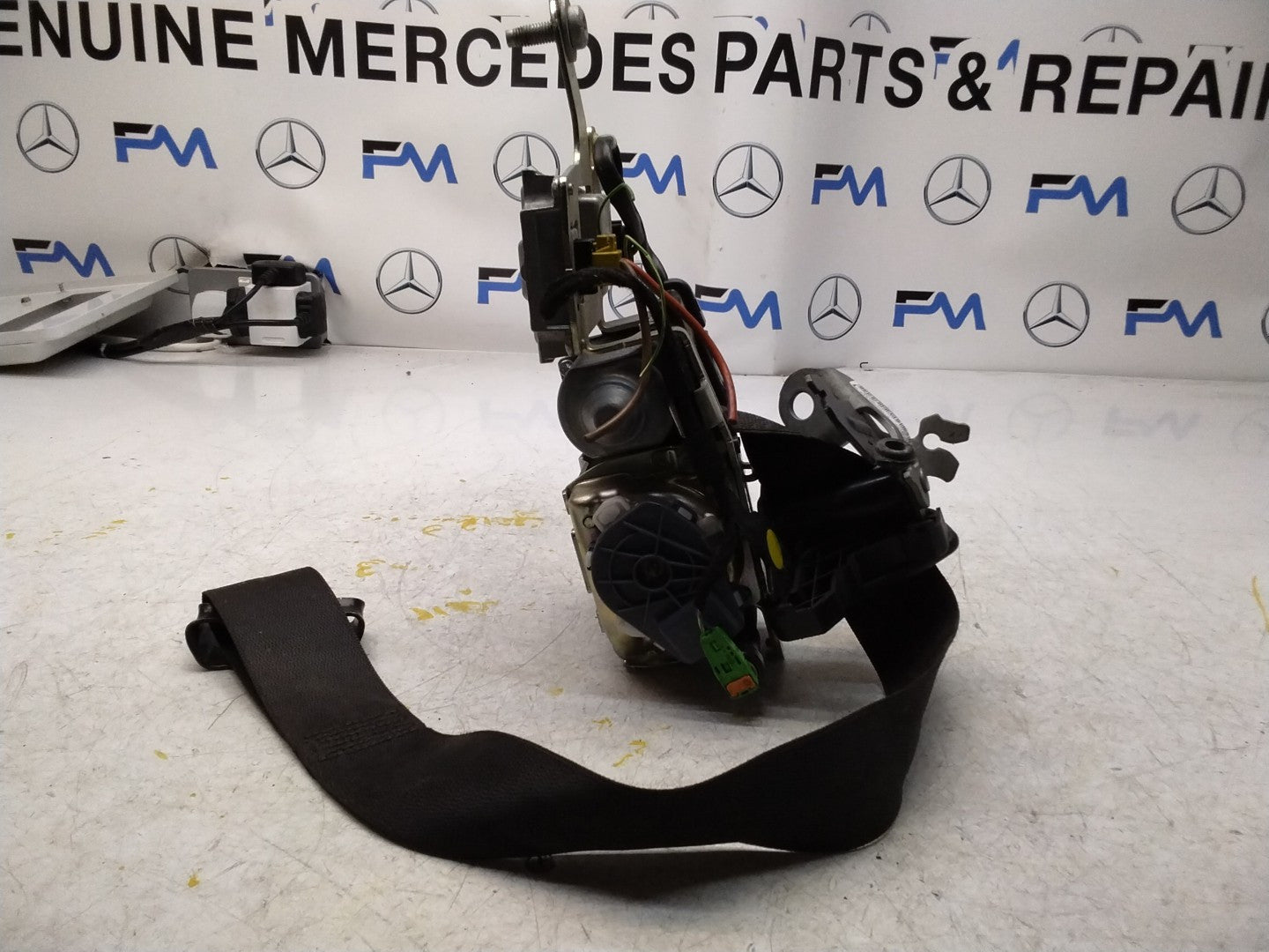 MERCEDES E CLASS W207 SEAT BELT FRONT LEFT PASSENGER A2078604185 FMS445 NSF