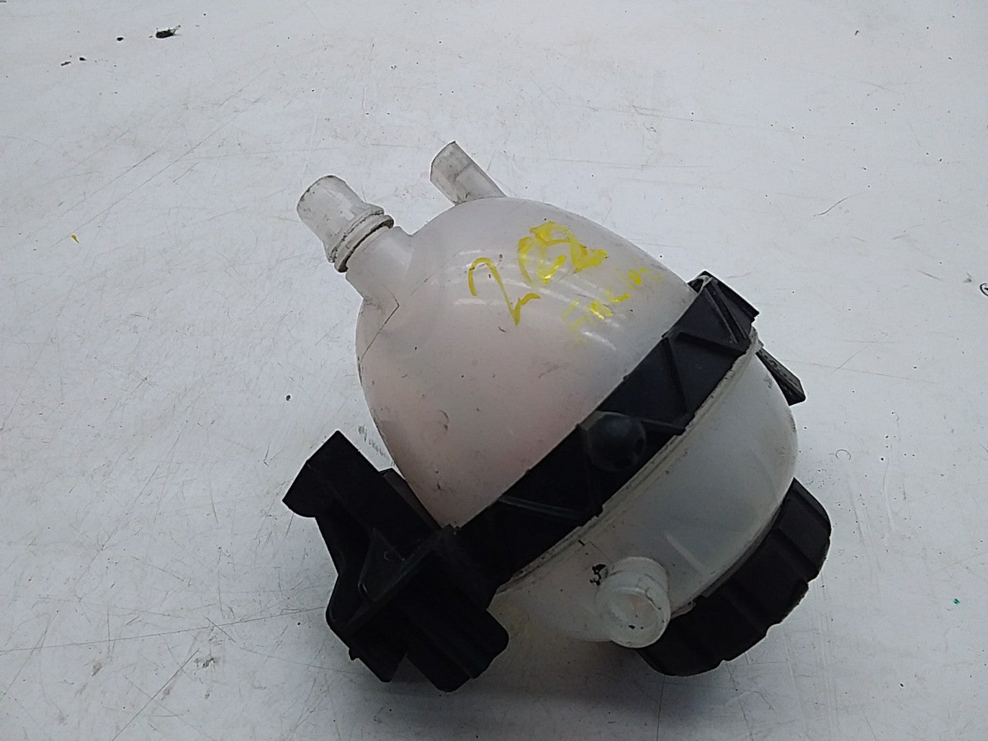 MERCEDES BENZ S-CLASS W222 COOLANT EXPANSION TANK 2014ONWARDS A2225000549 FMC106