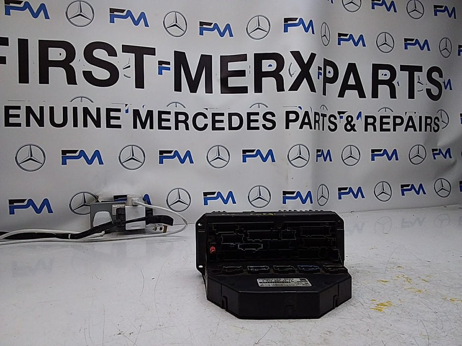 Mercedes E-CLASS W212 Fuse  Box RELAY A2129003414 FMF91