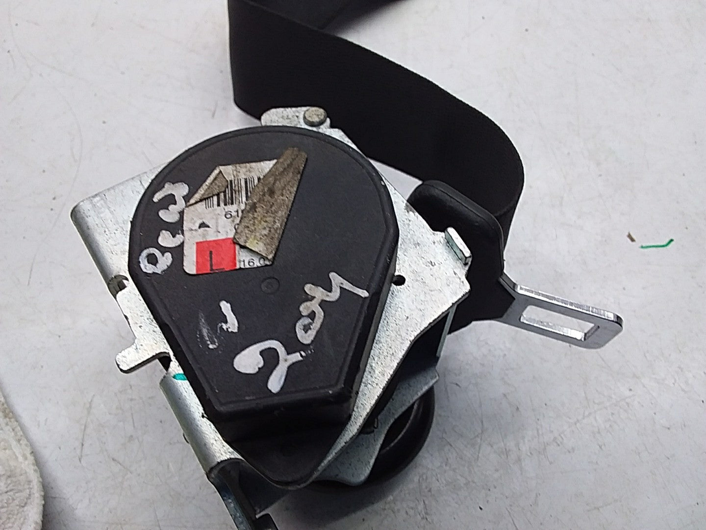 MERCEDES E-CLASS W207 SEAT BELT REAR  LEFT PASSENGER SIDE A2078502385 FMS210 NSR