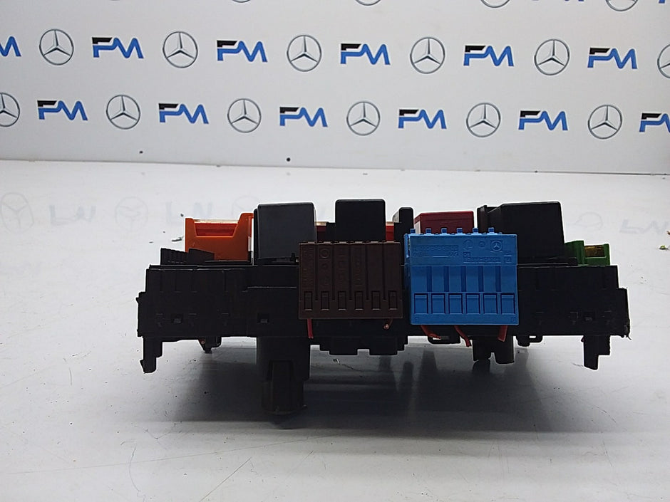 MERCEDES E-CLASS W213 2016 ONWARDS  FUSE RELAY BOX A2139068801  FMF58