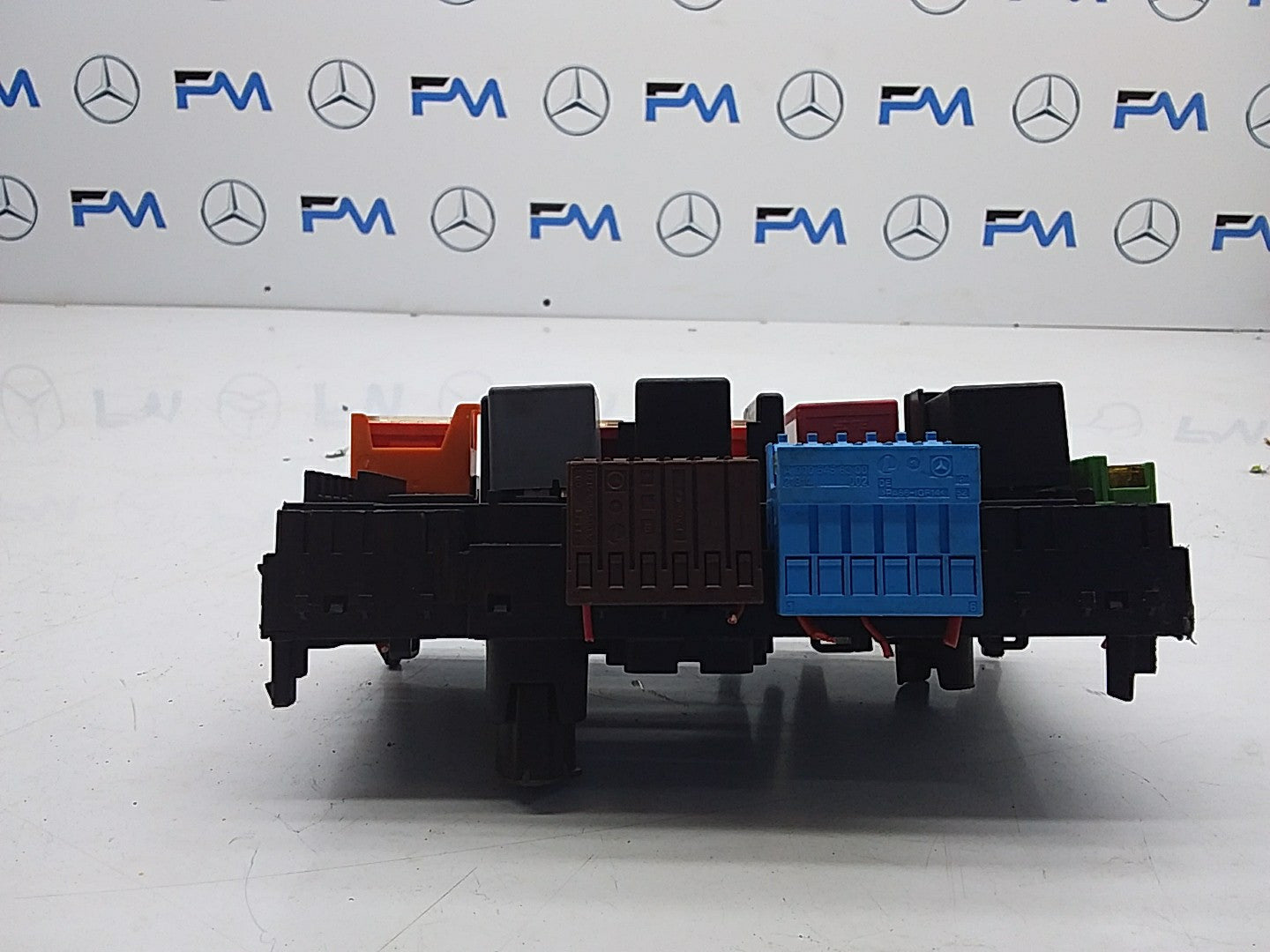 MERCEDES E-CLASS W213 2016 ONWARDS  FUSE RELAY BOX A2139068801  FMF58