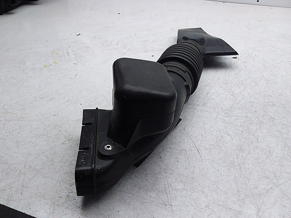 OUTLANDER AIR INTAKE TUBE 2.4 PETROL FMI37 1505A661