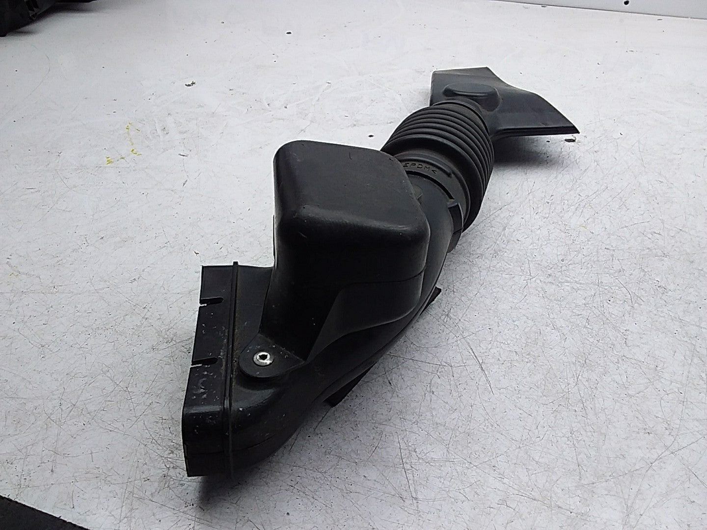 OUTLANDER AIR INTAKE TUBE 2.4 PETROL FMI37 1505A661