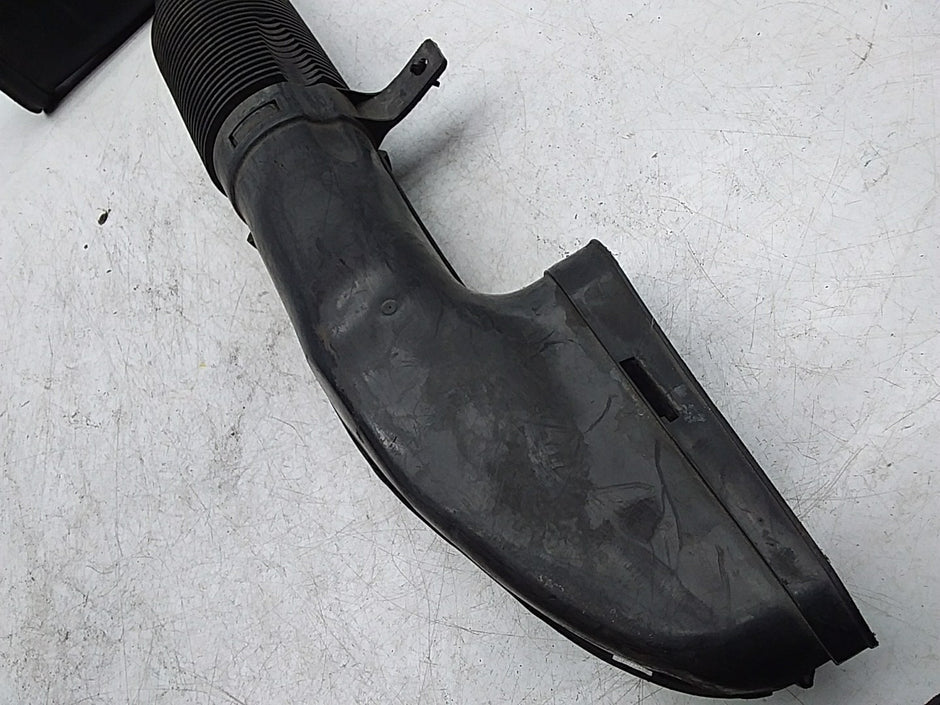 MERCEDES BENZ E-CLASS W212 AIR INTAKE TUBE A6510903437 FMI10