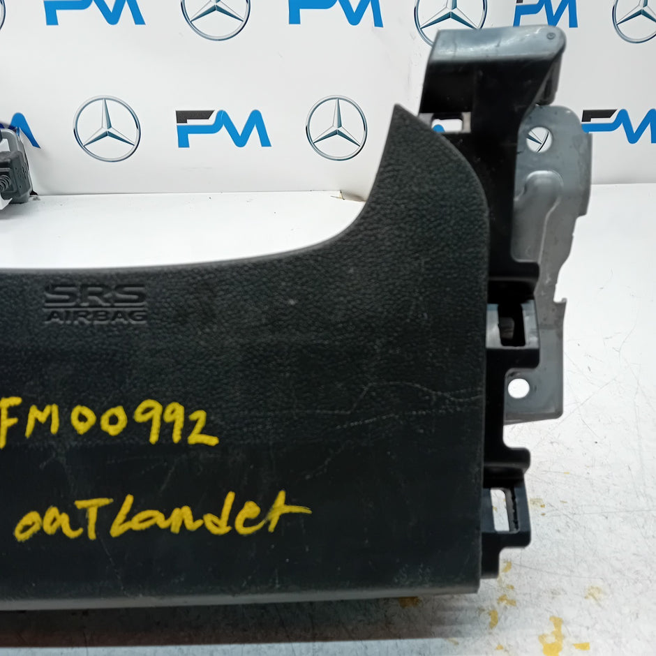 MITSUBISHI OUTLANDER MK3 KNEE AIR SRS BAG RIGHT DRIVER SIDE 7030A-31754 FM00992