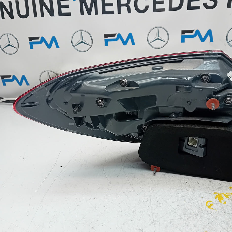 MERCEDES E-CLASS W213 DRIVER SIDE OS REAR TAIL LIGHT FMT184 2023 A2139068000