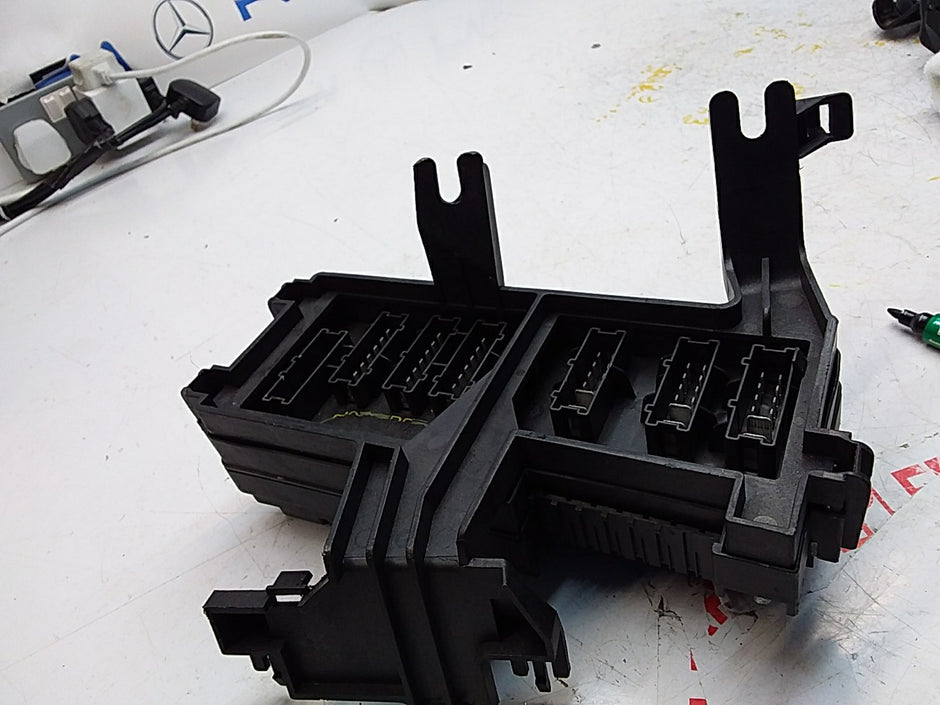 MERCEDES BENZ M-CLASS W164 2005-2011  FUSE RELAY BOX A1645403072 FMF118