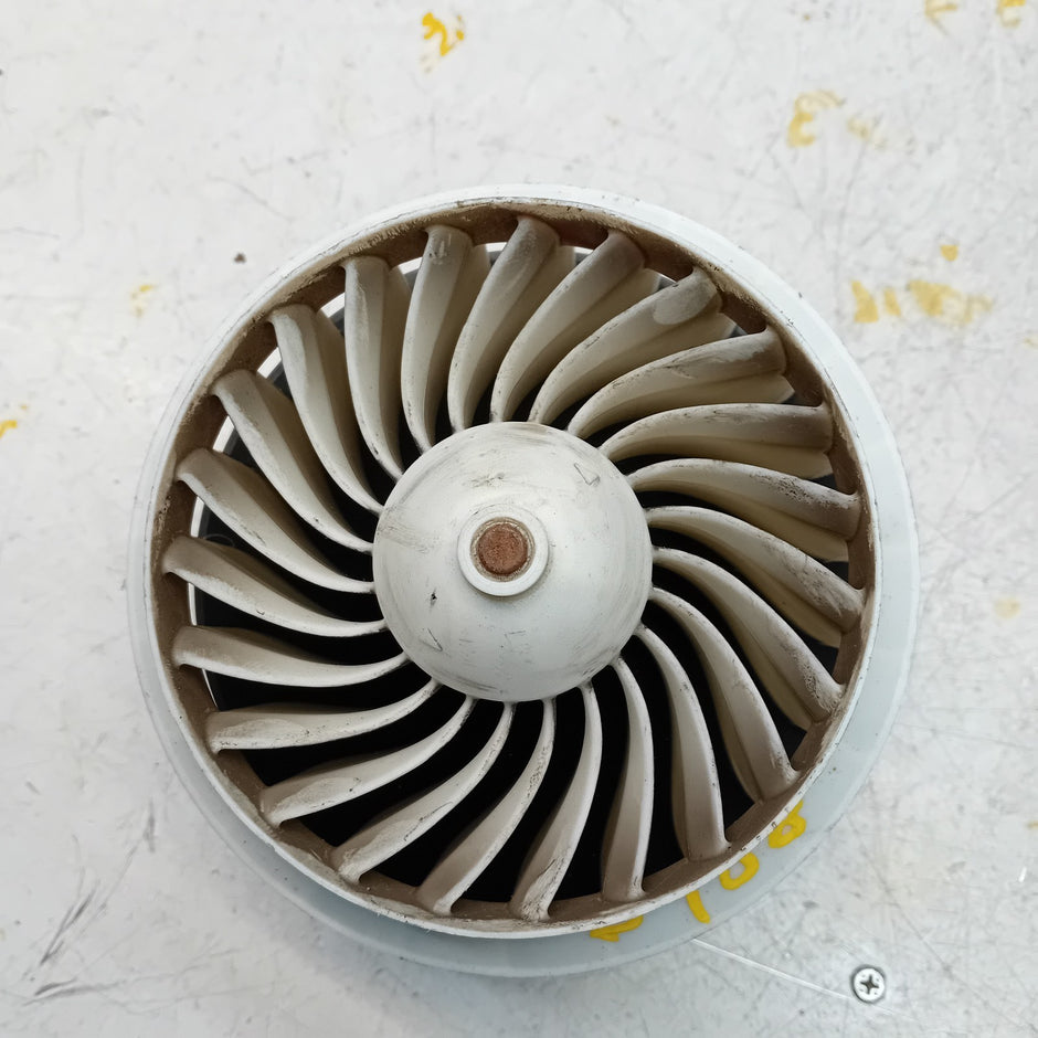 MERCEDES BENZ W205 C-CLASS INTERIOR BLOWER HEATER FAN 0130309002 FM00968