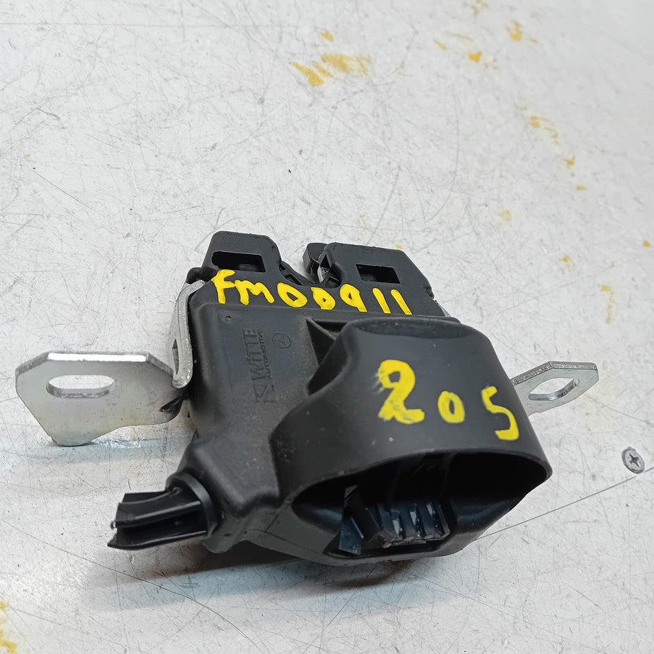 GENUINE MERCEDES BENZ C-CLASS W205 TRUNK LID LOCK LATCH FM00911