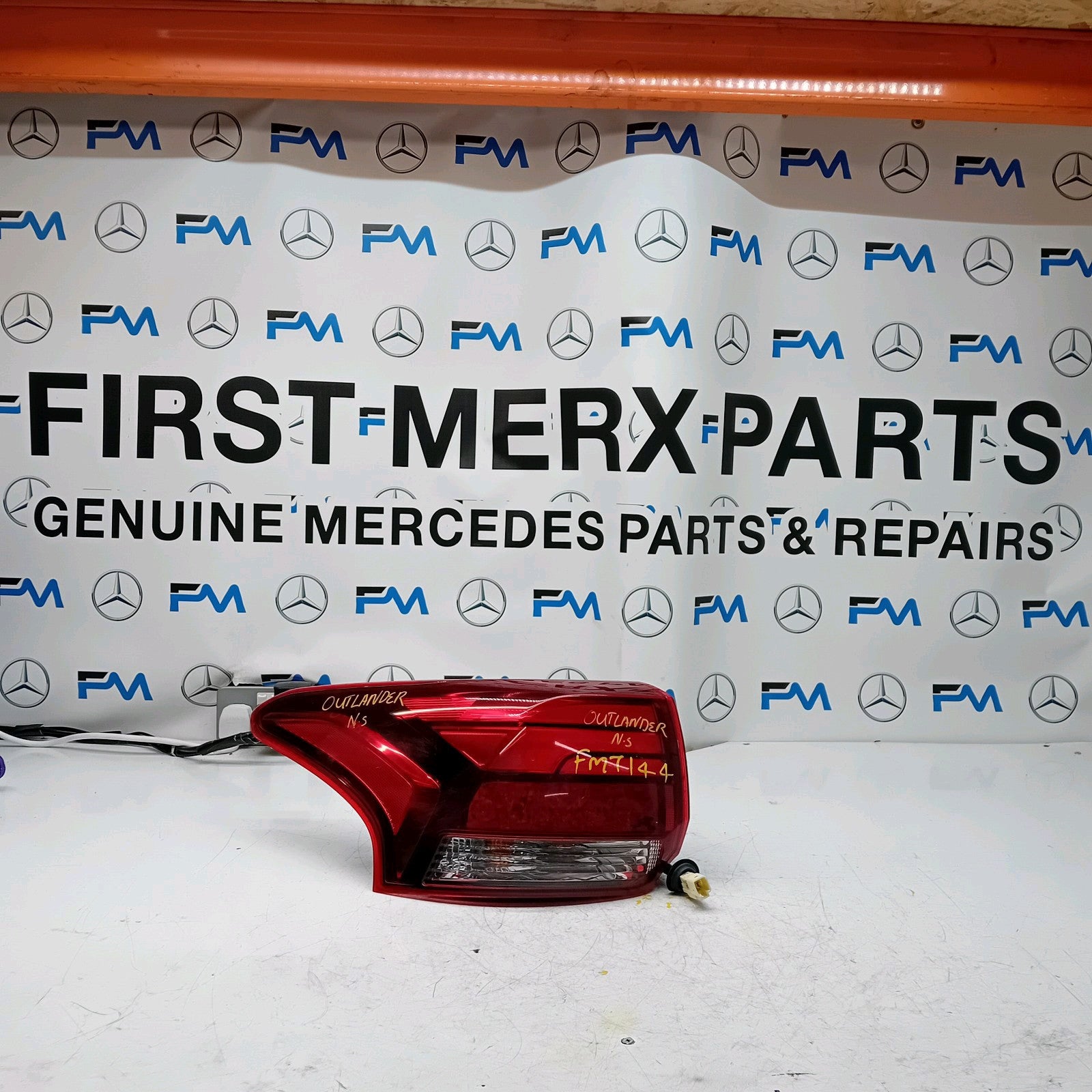 MITSUBISHI OUTLANDER MK3 2015-19 PASSENGER SIDE NS OUTER REAR TAIL LIGHT FMT144