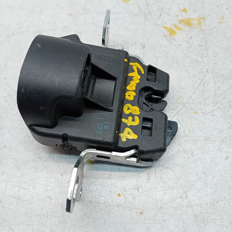 GENUINE MERCEDES BENZ C-CLASS W205 TRUNK LID LOCK LATCH FM00874