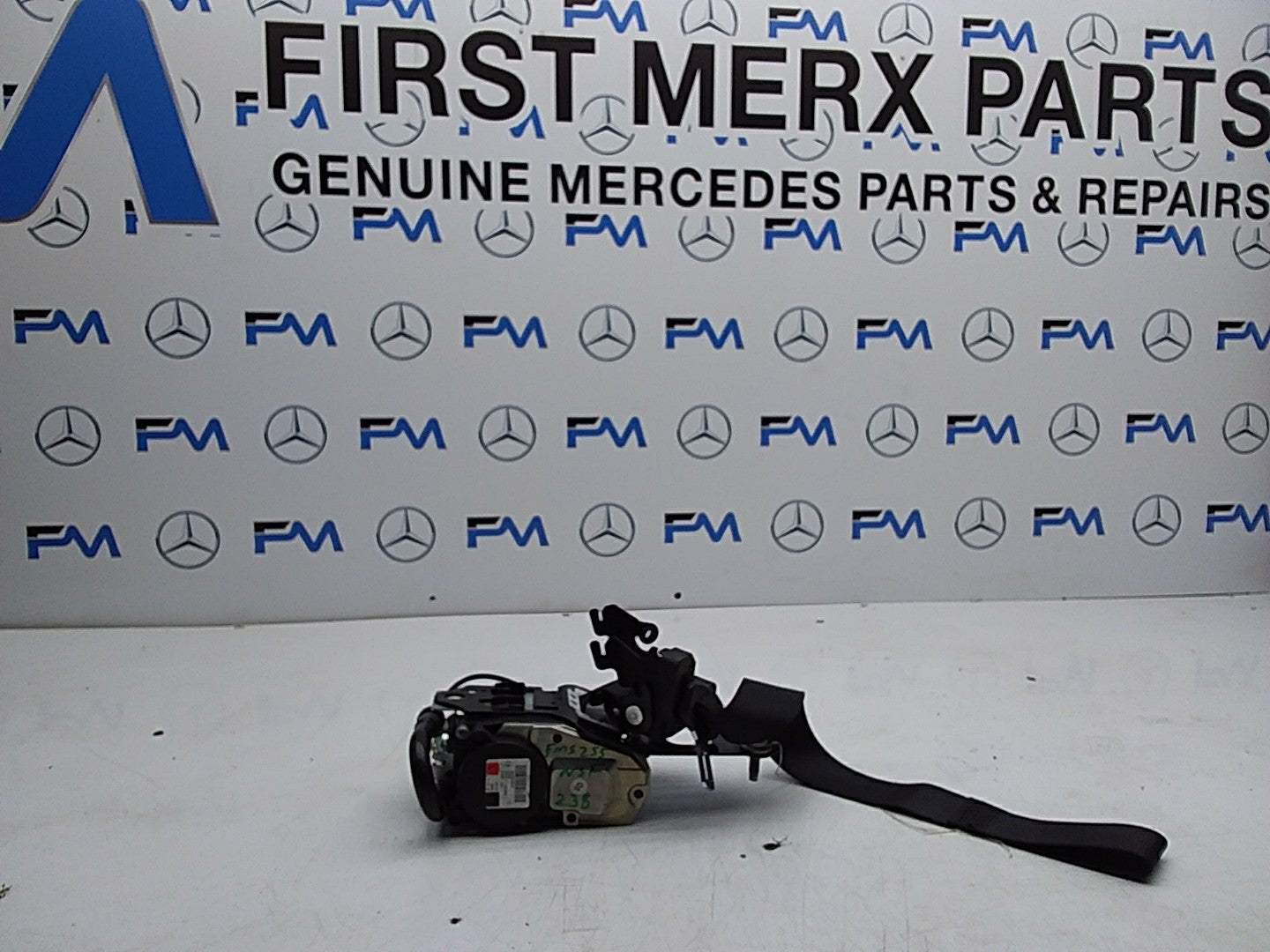 MERCEDES E-CLASS W238 SEAT BELT FRONT LEFT PASSENGER SIDE A2388602800 FMS255 NSF
