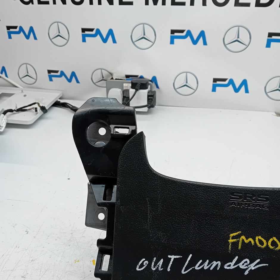 MITSUBISHI OUTLANDER MK3 KNEE AIR SRS BAG RIGHT DRIVER SIDE 7030A-31753 FM00991