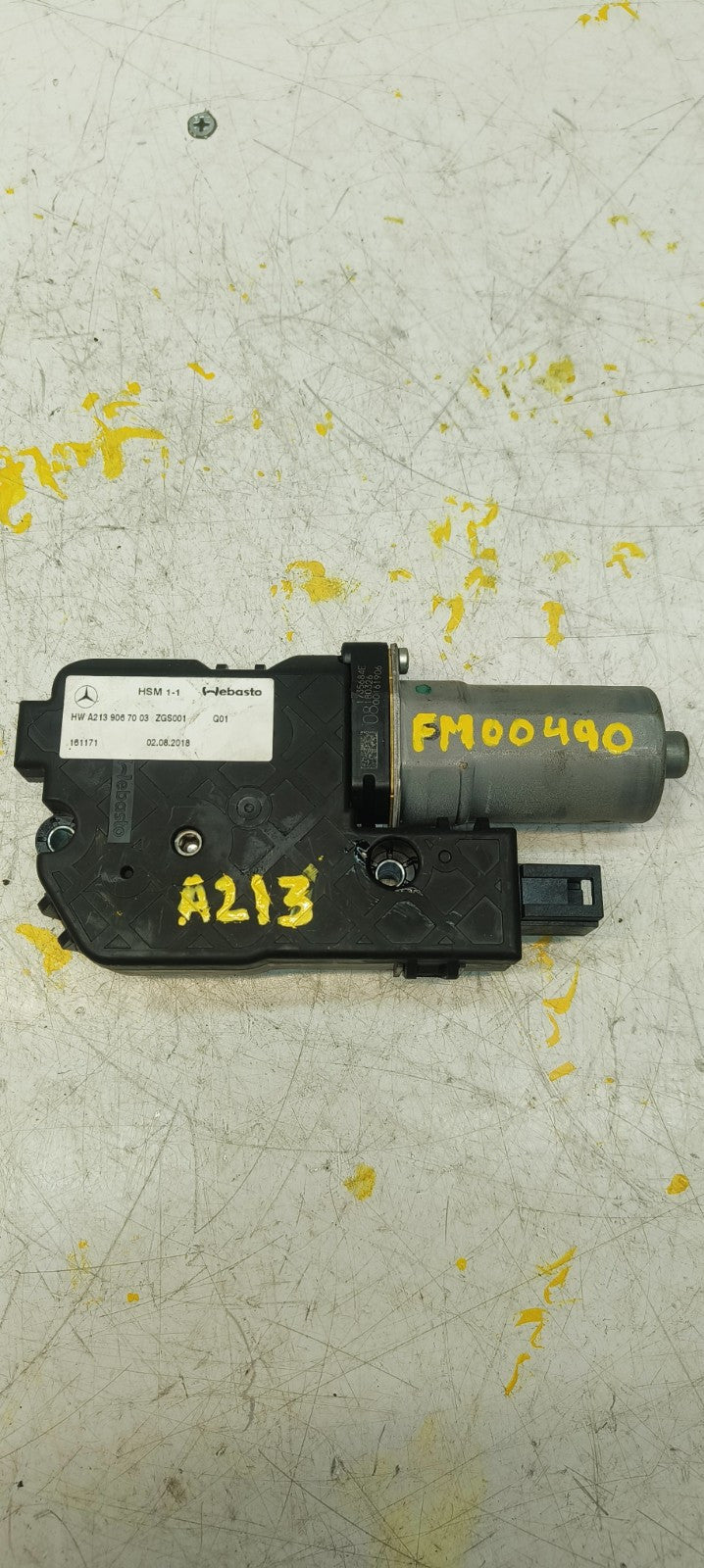 MERCEDES BENZ E-CLASS W213 SUNROOF MOTOR  A2139067003 FM00490