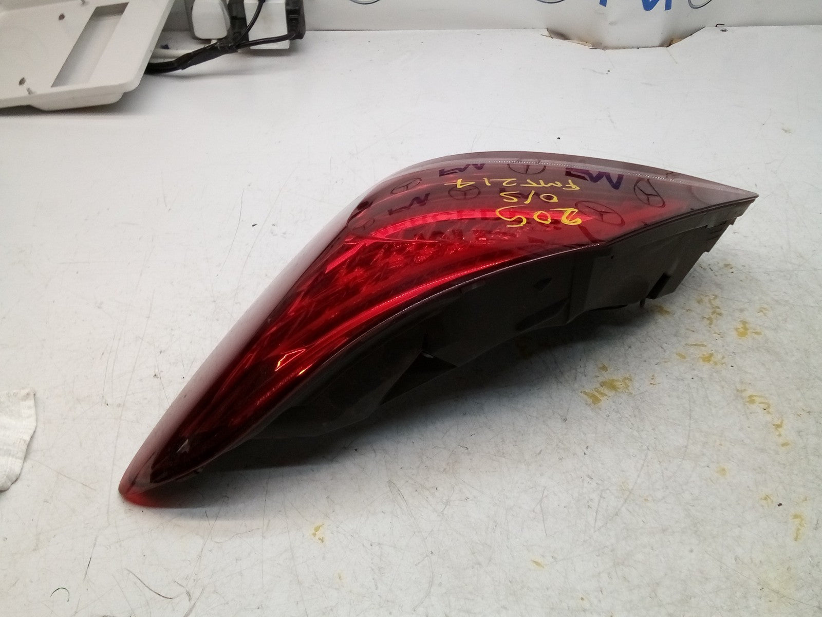 MERCEDES C-CLASS W205 DRIVER SIDE RIGHT OS REAR TAIL LIGHT A2059064603 FMT214