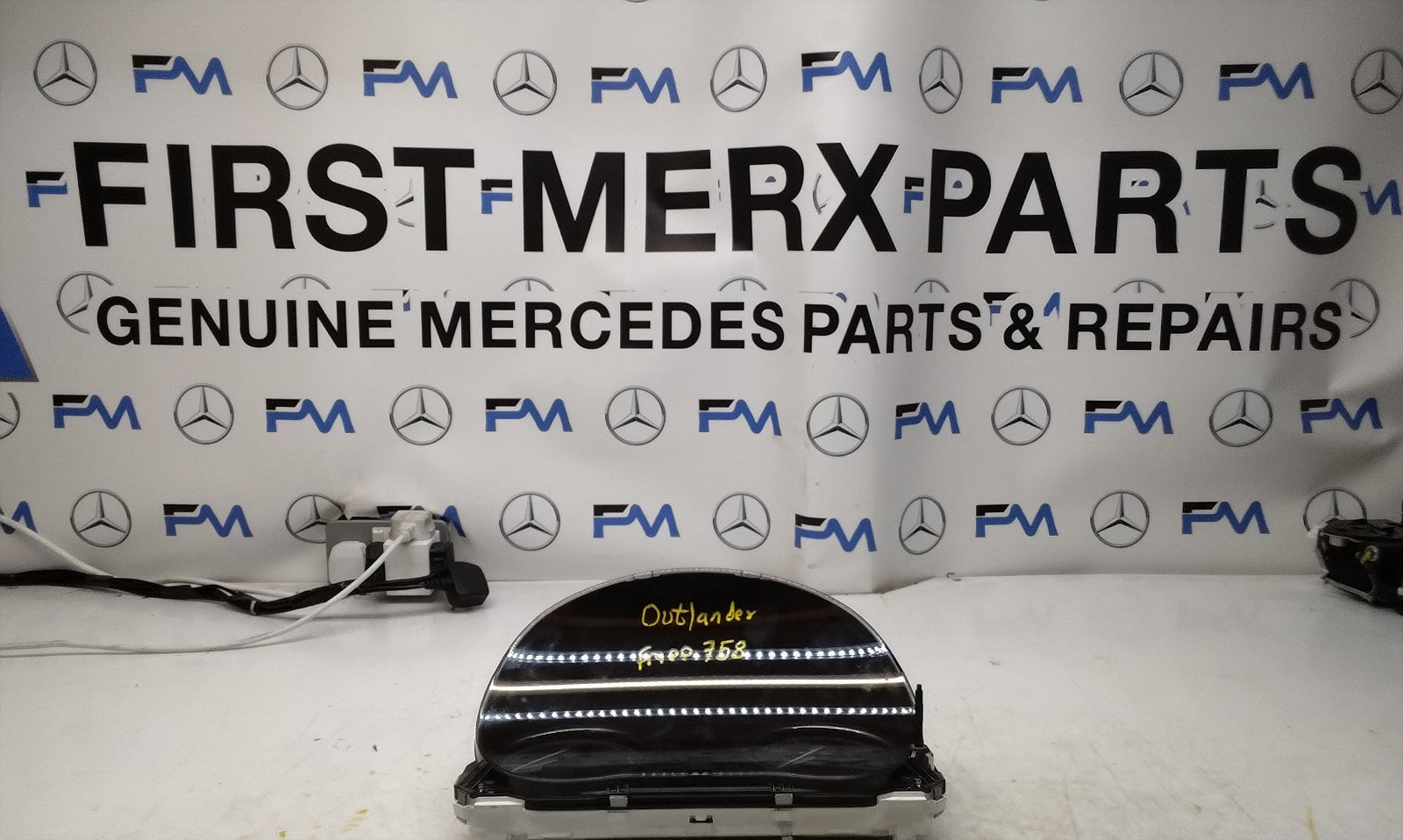 MITSUBISHI OUTLANDER 8100C544 SPEEDOMETER INSTRUMENT CLUSTER FM00758