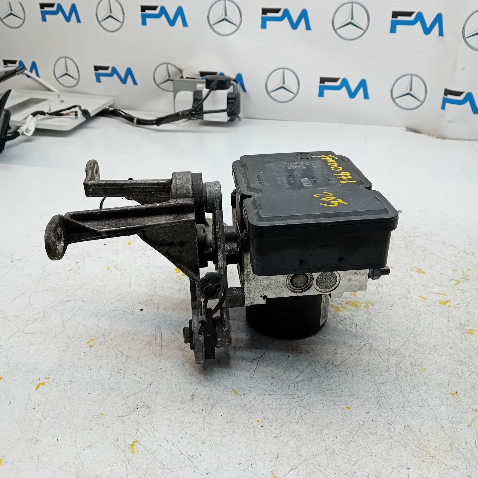 MERCEDES C-CLASS W205 ABS PUMP MODULE CONTROL UNIT A1729014100 FM00976