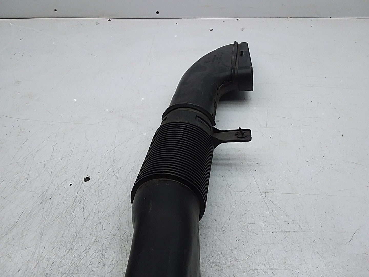 MERCEDES BENZ E-CLASS W212 AIR INTAKE TUBE A6510903437 FMI13