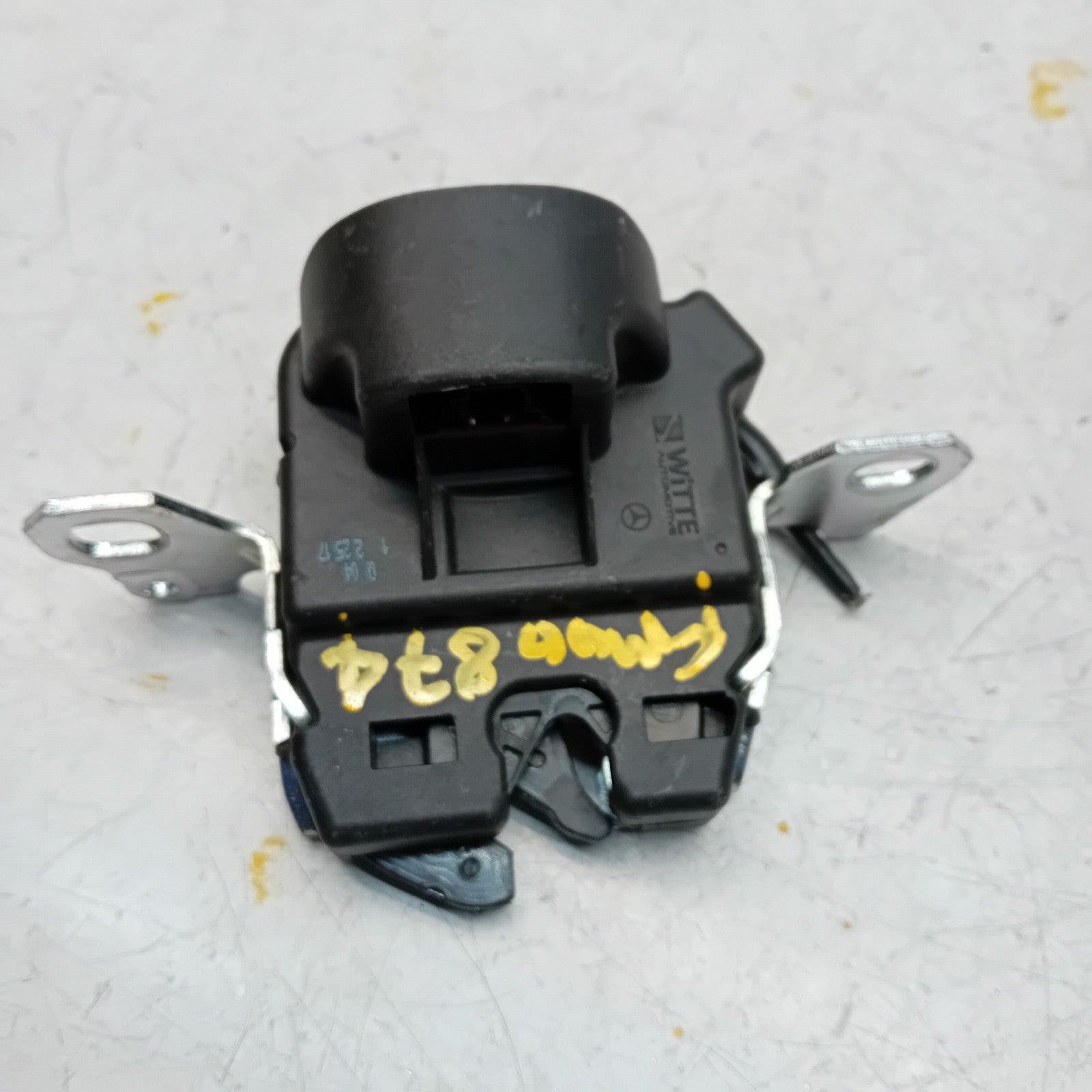 GENUINE MERCEDES BENZ C-CLASS W205 TRUNK LID LOCK LATCH FM00874