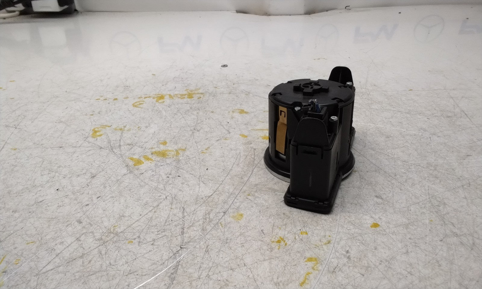 MERCEDES C-CLASS W204 HEADLIGHT CONTROL SWITCH 2014 A2049053103 FM001024
