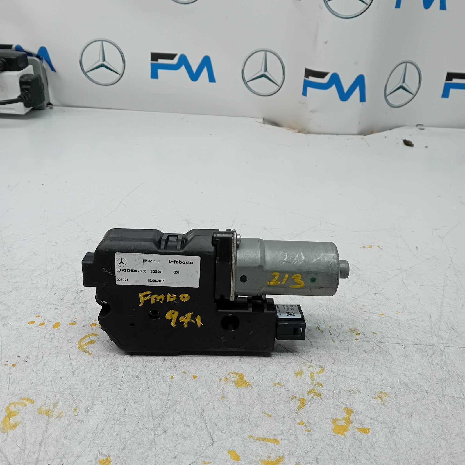 MERCEDES BENZ E-CLASS W213 2016 SUNROOF MOTOR  A2139067003 FM00941