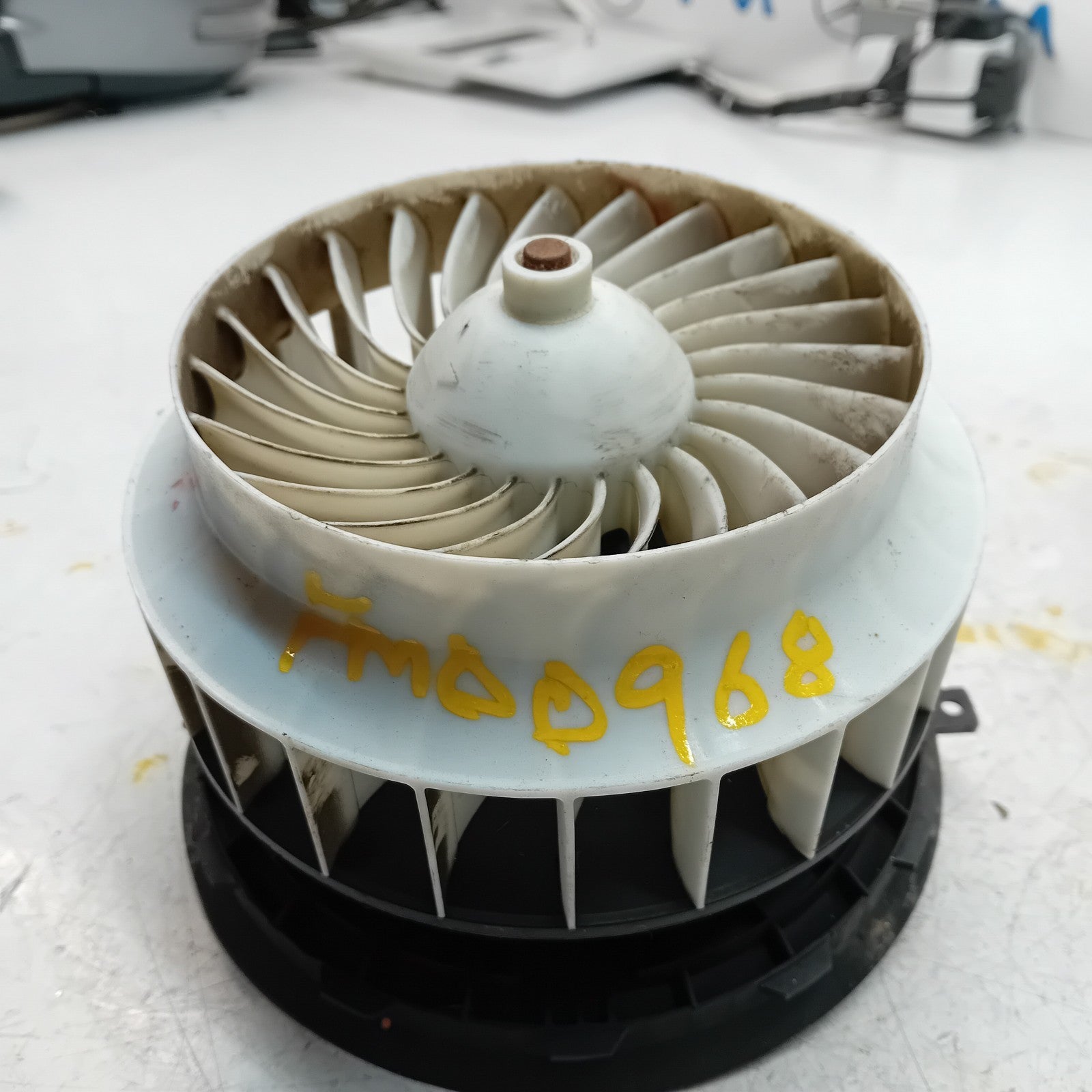 MERCEDES BENZ W205 C-CLASS INTERIOR BLOWER HEATER FAN 0130309002 FM00968
