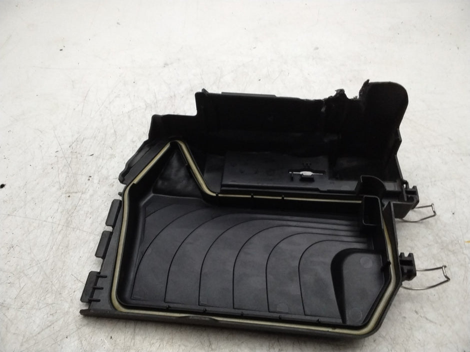 MERCEDES BENZ  B-CLASS  W246 FUSE RELAY  BOX LID A2465400182  FMF161 (DAMAGED) 