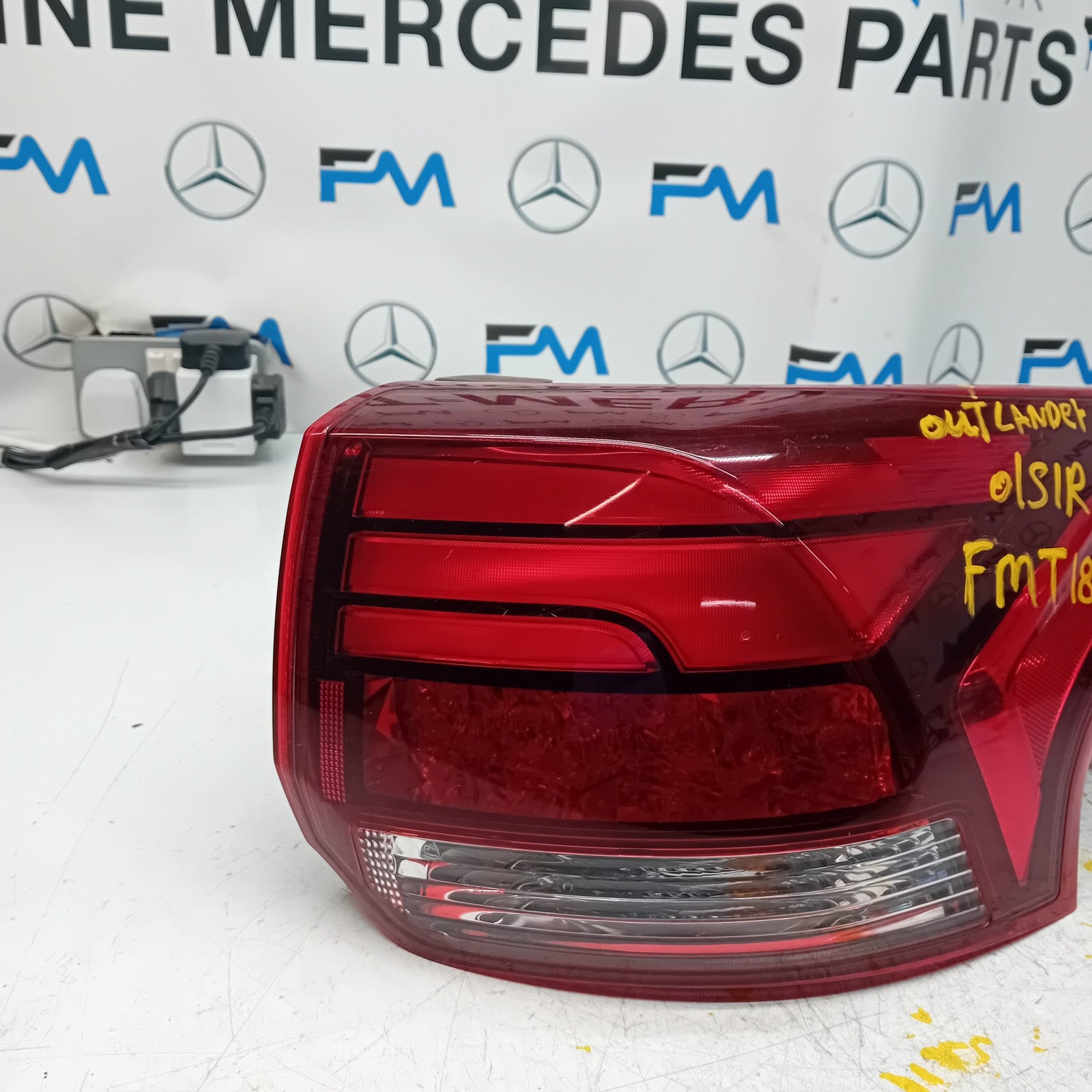 MITSUBISHI OUTLANDER DRIVER SIDE OS REAR TAIL LIGHT FMT189 HALF LED