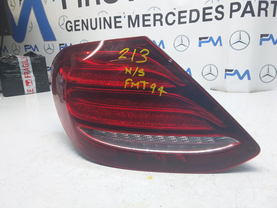 MERCEDES E-CLASS W213 2017 REAR PASSENGER N/S TAIL LIGHT A2139067900 FMT94