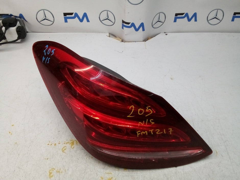 MERCEDES C-CLASS W205 PASSENGER SIDE LEFT NS REAR TAIL LIGHT A2059061357 FMT217