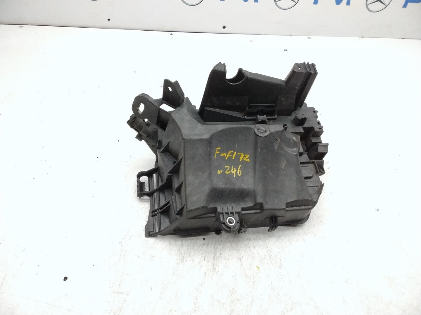 MERCEDES BENZ B-CLASS FUSE RELAY  BOX A2469980601  FMF172
