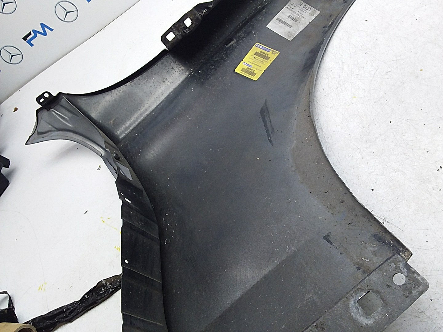 MERCEDES  C-CLASS W205 NS LEFT PASSENGER SIDEWINGS A2058810148 FMW06 (DAMAGED)