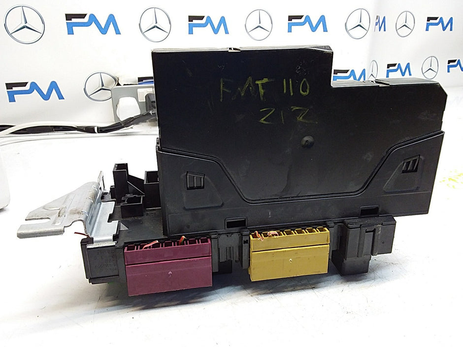 Mercedes E-CLASS W212 FUSE BOX RELAY  A2129000023 FMF110