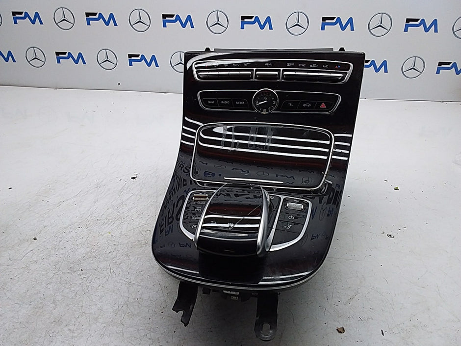2016-2019 MERCEDES E CLASS W213 CENTRE  CONSOLE  A2138100815 FMK09 (DAMAGED)
