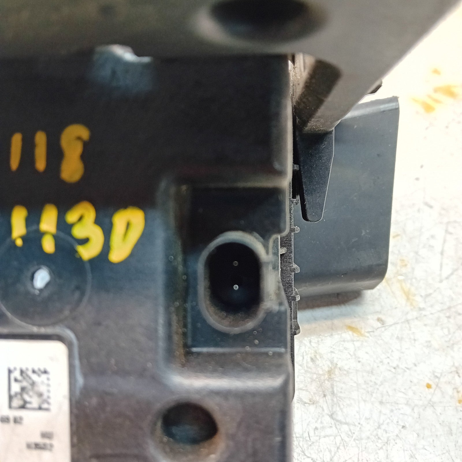 MERCEDES C-CLASS W205 ENGINE SOUND CONTROL MODULE & BRACKET A2239016902 FM001130