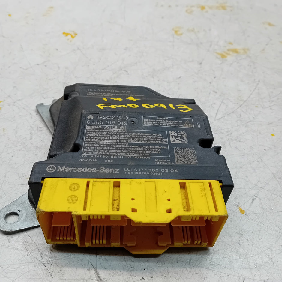 MERCEDES E-CLASS AIRBAG CONTROL MODULE W213 A2139000304 FM00913