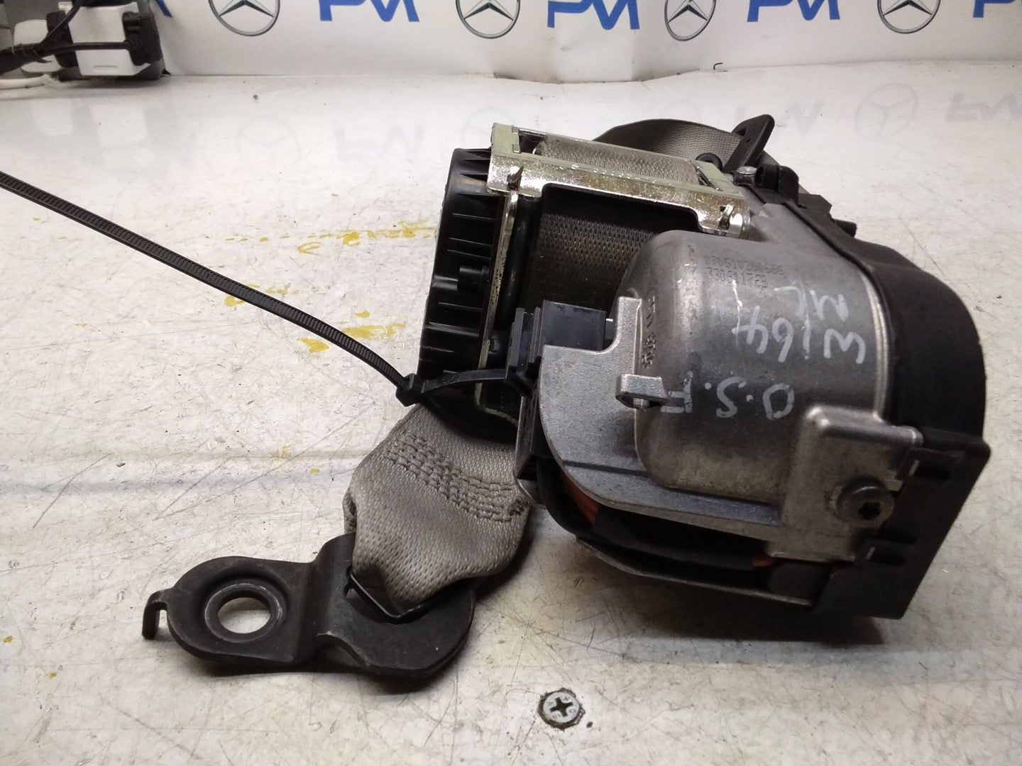 MERCEDES ML W164 SEAT BELT DRIVER SIDE FRONT A2518604285 FMS461 OSR 