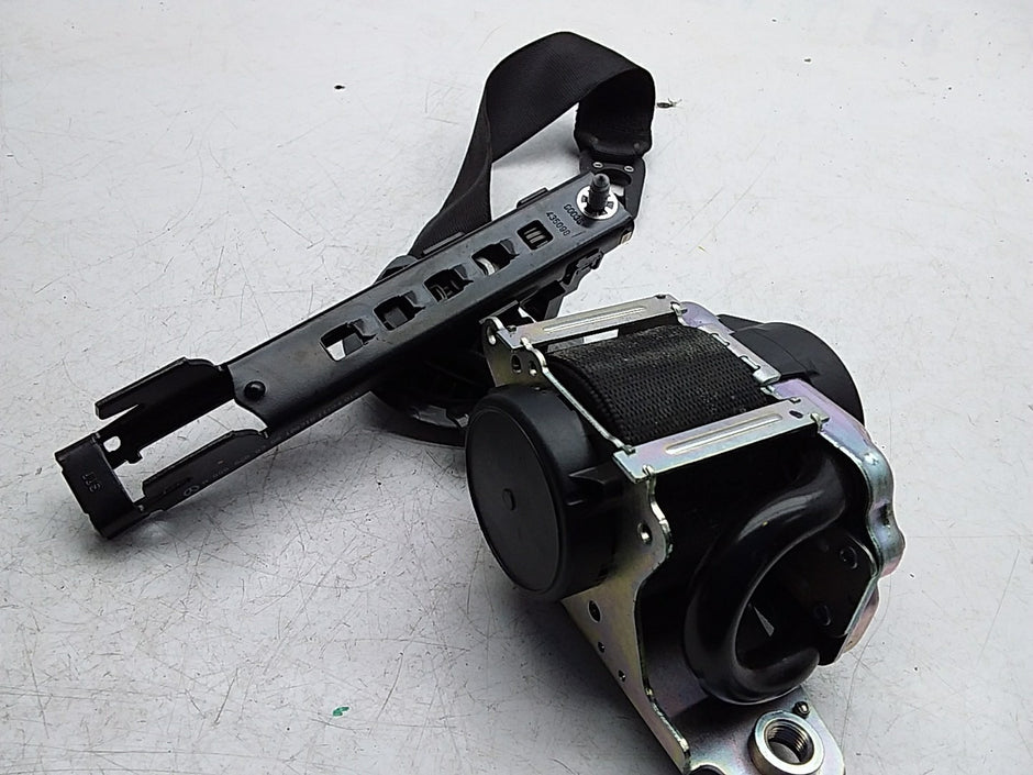 MERCEDES C-CLASS W205 SEAT BELT REAR RIGHT DRIVER SIDE A2058600285 FMS285 OSR