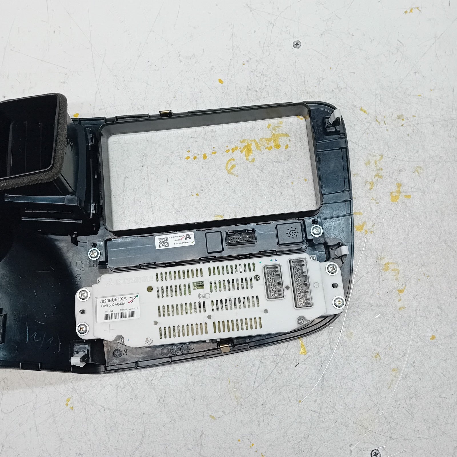 MITSUBISHI OUTLANDER PHEV HEATER  CONTROL PANEL CAB502A043A C68372 FM001070