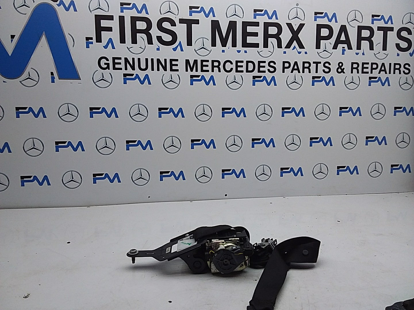 MERCEDES C-CLASS W204 SEAT BELT FRON  LEFT PASSENGER SIDE A2048602185 FMS206 NSF