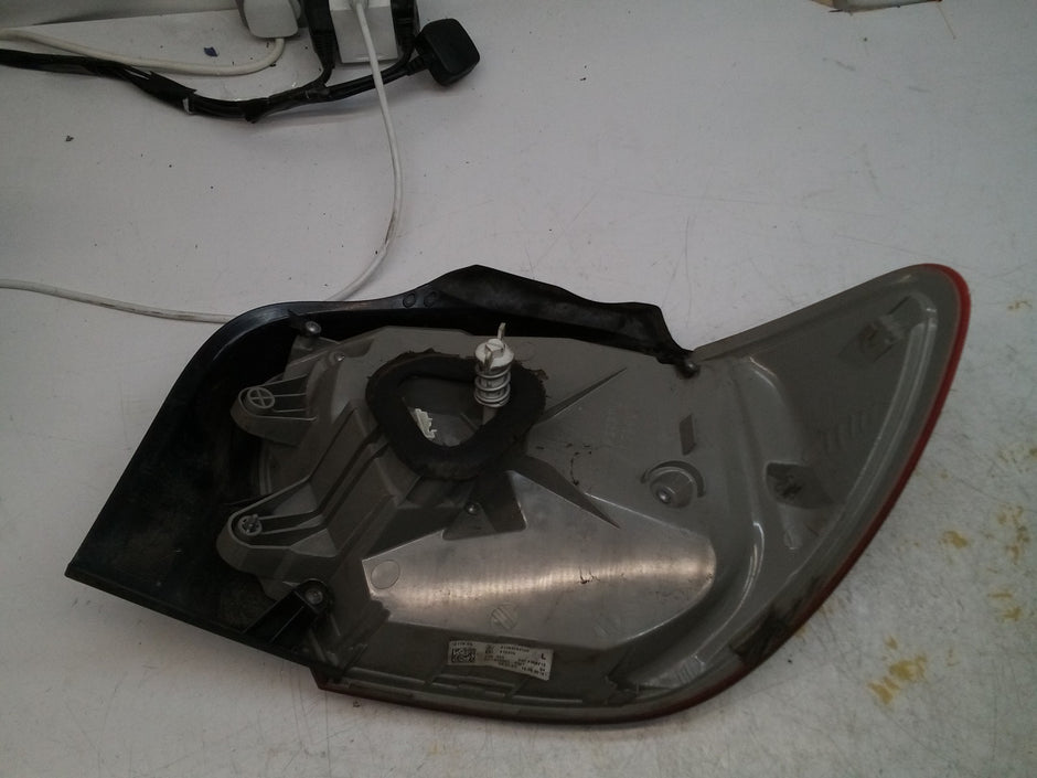 MERCEDES A-CLASS W176 PASSENGER NS REAR TAIL LIGHT 2015 A1769063100 FMT201