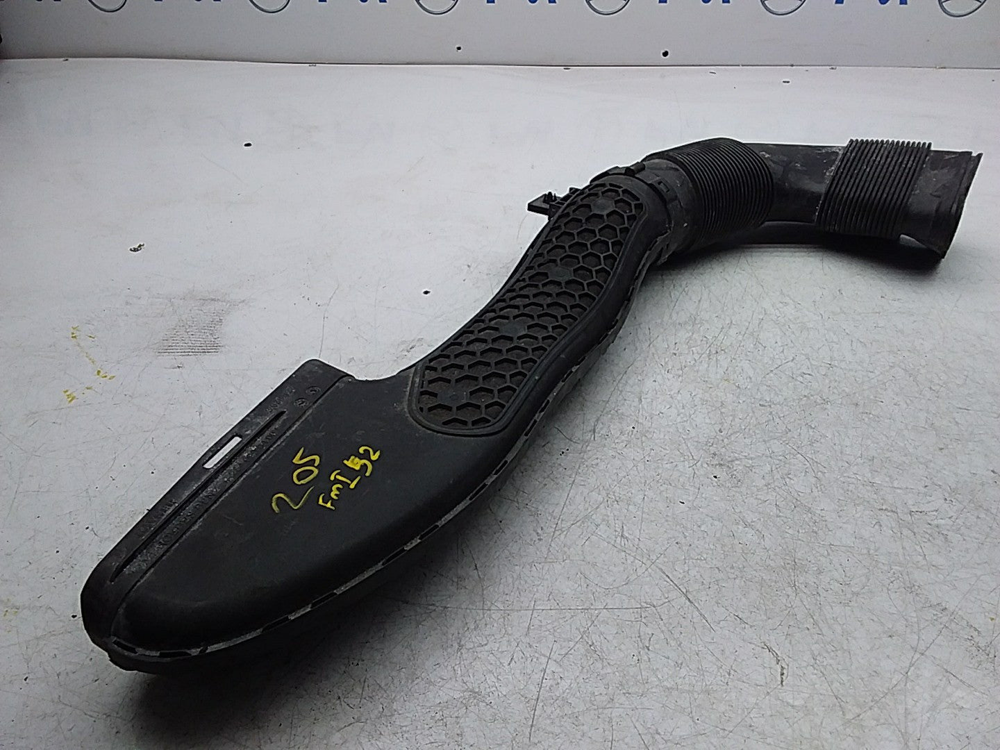 MERCEDES BENZ C-CLASS W205 AIR INTAKE TUBE A2640900400 FMI52