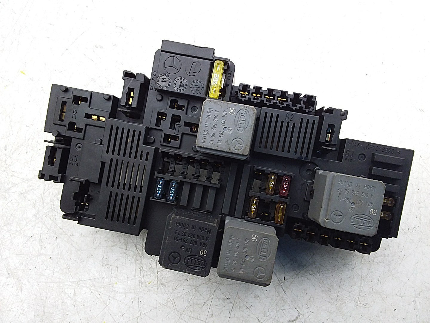 MERCEDES BENZ E-CLASS W213 2016 ONWARDS FUSE RELAY BOX  A2139065706 FMF138