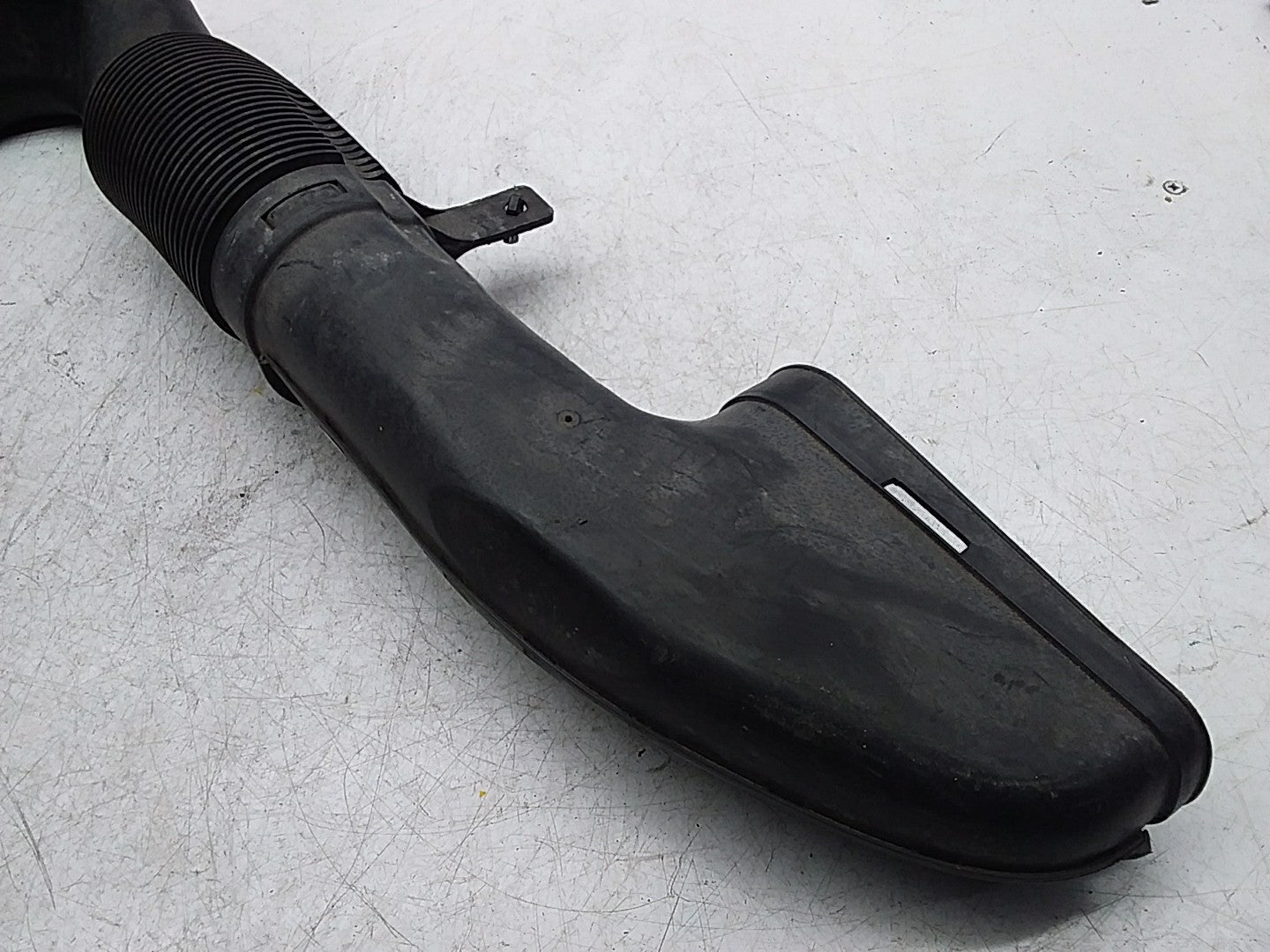 MERCEDES BENZ E-CLASS W212 AIR INTAKE TUBE A6510903437 FMI11