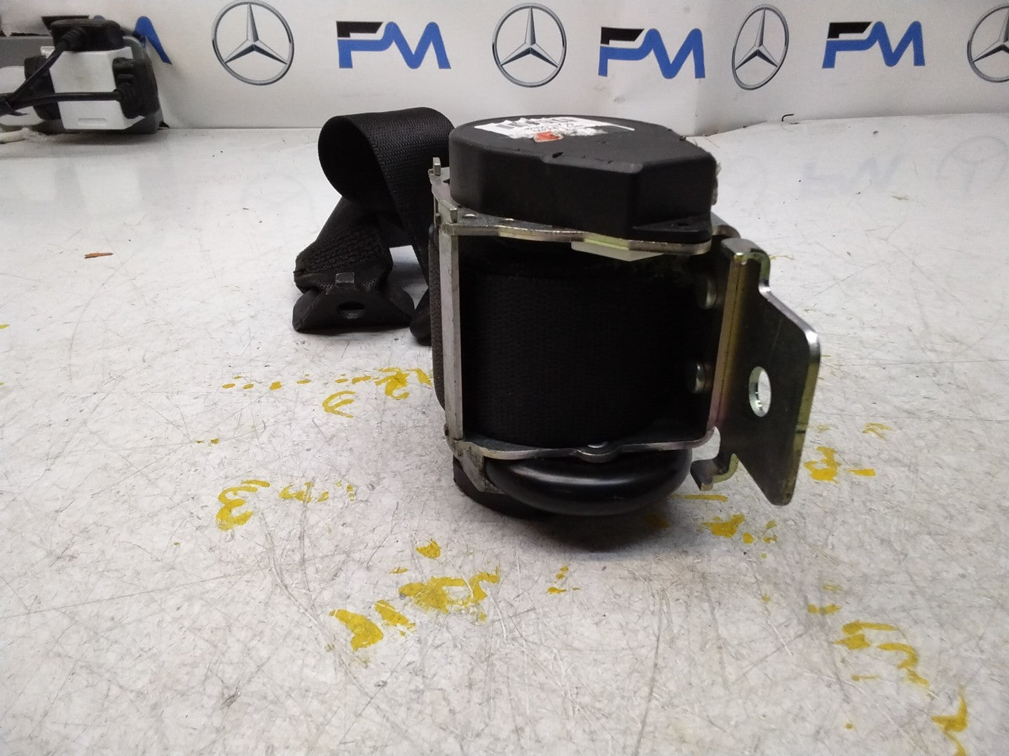 MERCEDES BENZ GLE W166 SIDE REAR SEAT BELT A1668603185 FMS371 NSR