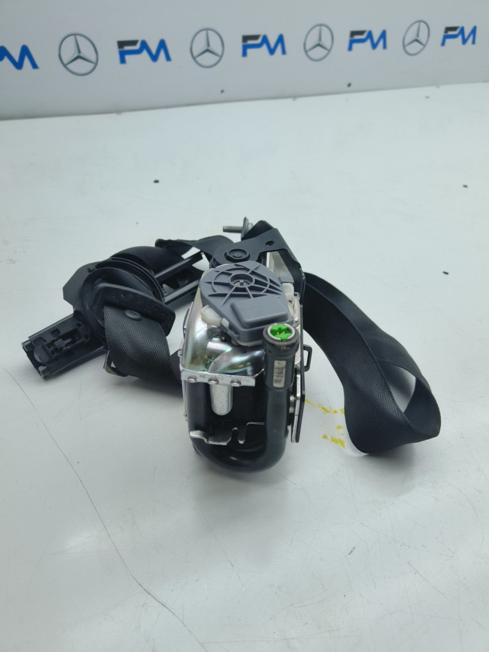 MERCEDES E CLASS W212  SEAT BELT FRONT LEFT PASSENGER SIDE A2128600786 FMS29 NSF