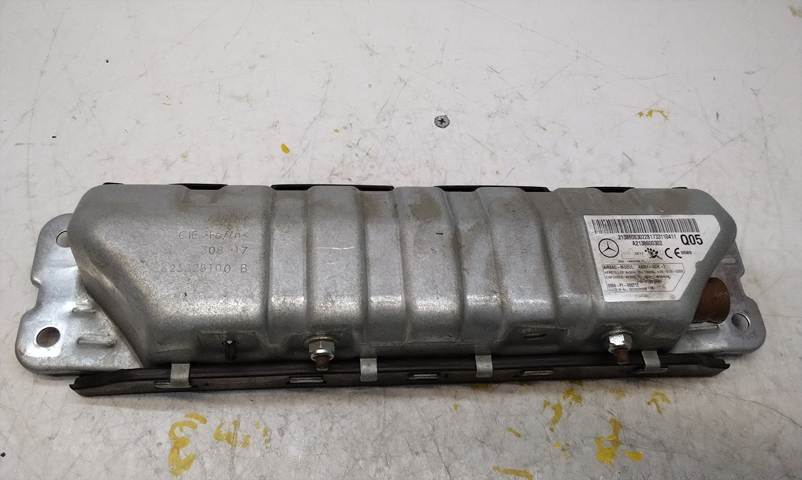 MERCEDES BENZ E-CLASS W213 DRIVER SIDE KNEE AIRBAG A2138600302 FM00754